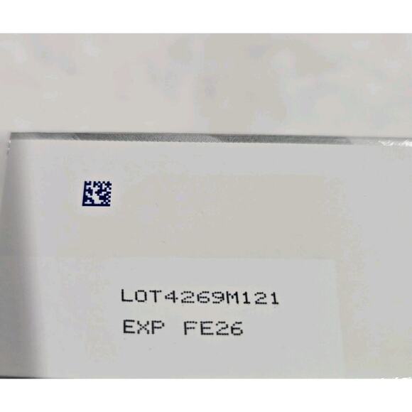 Crest 3D White Brilliance 2 Step Kit, Deep Clean Toothpaste 4oz White Exp 02/26 - Picture 2 of 4